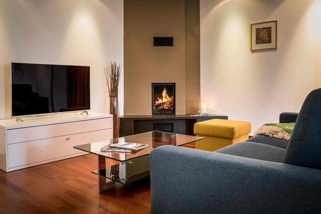 Luxury One-Bedroom Apartment,1038058117:JPEG